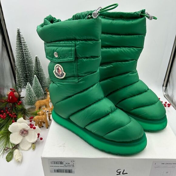 SOLD!!!!!!!   Women’s Moncler Gaia pocket snow boots size 41 - Picture 1 of 12